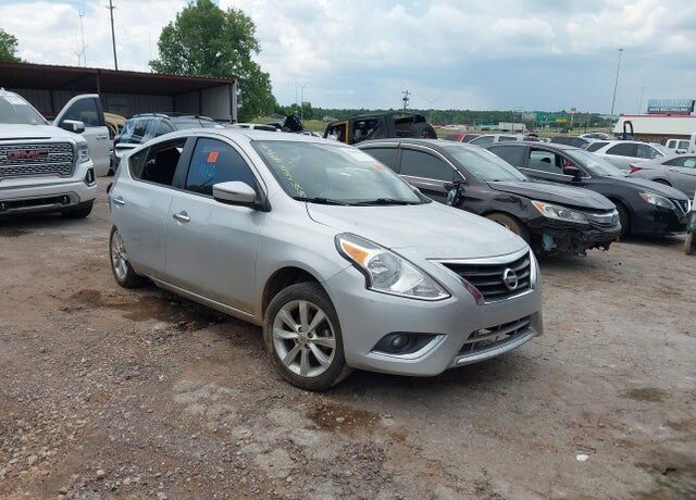 2015 NISSAN Versa