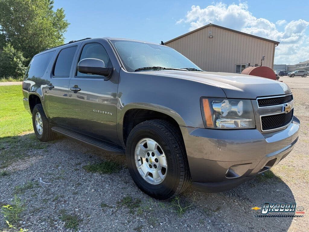 2011 CHEVROLET Suburban