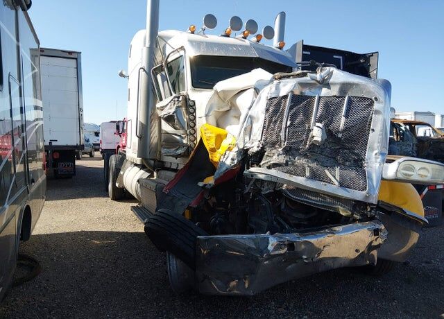 2013 PETERBILT 388