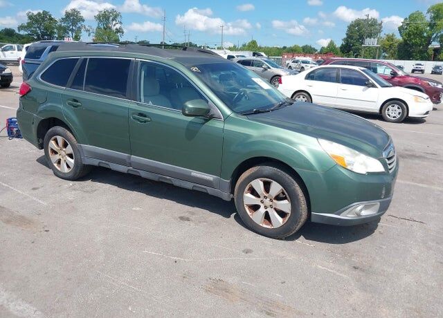 2010 SUBARU Outback