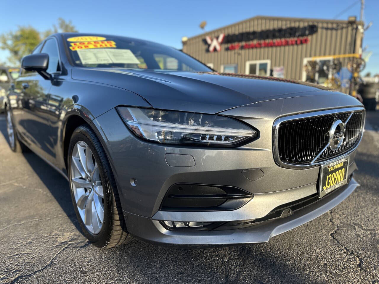 2017 VOLVO S90