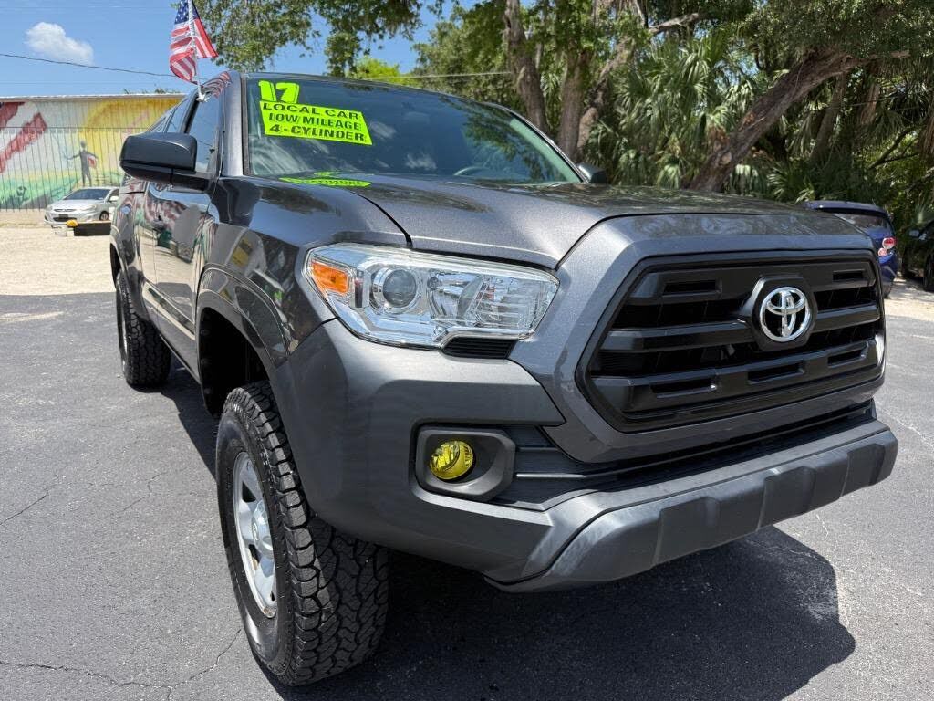 2017 TOYOTA Tacoma