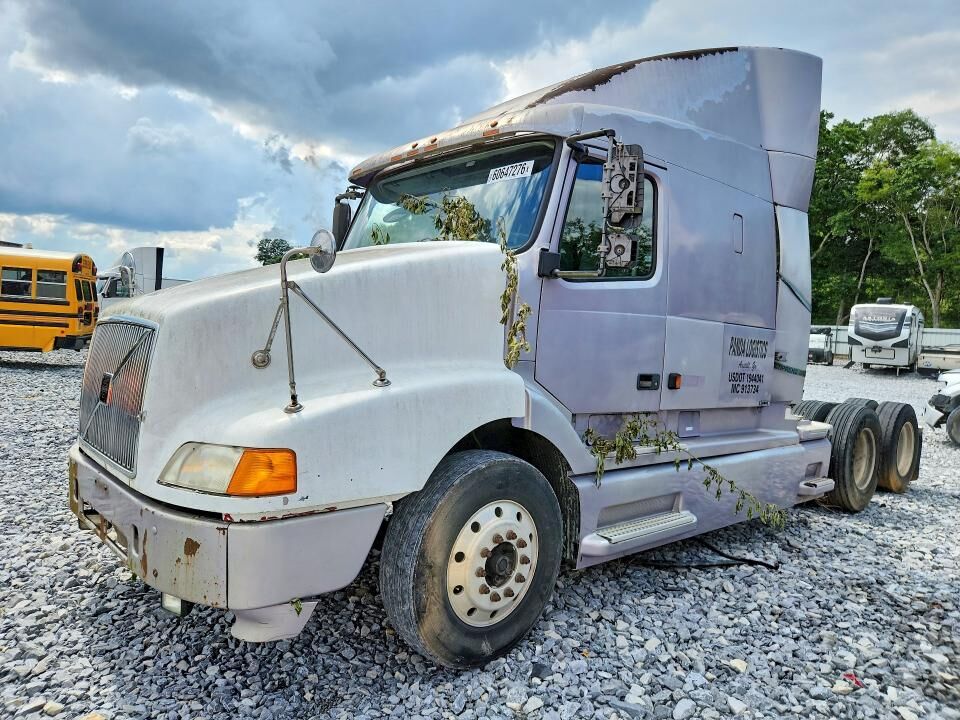 2003 VOLVO TRUCK VNL