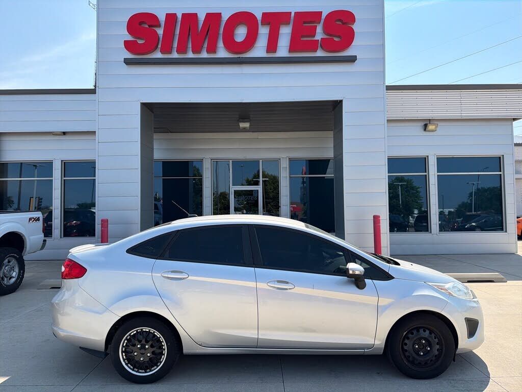 2013 FORD Fiesta