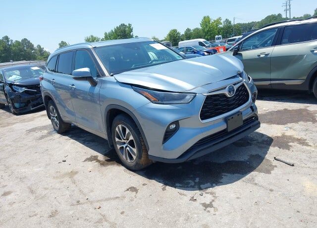 2021 TOYOTA Highlander