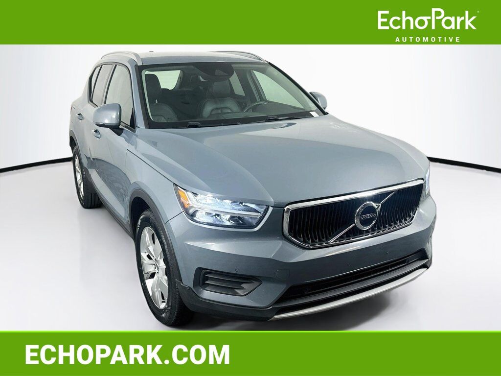 2020 VOLVO XC40