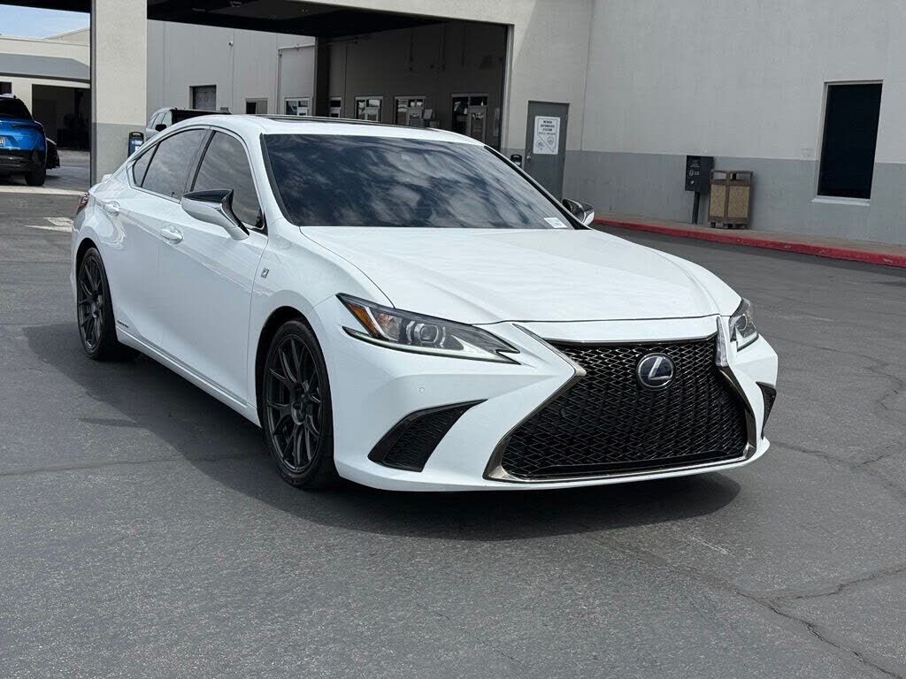 2022 LEXUS ES