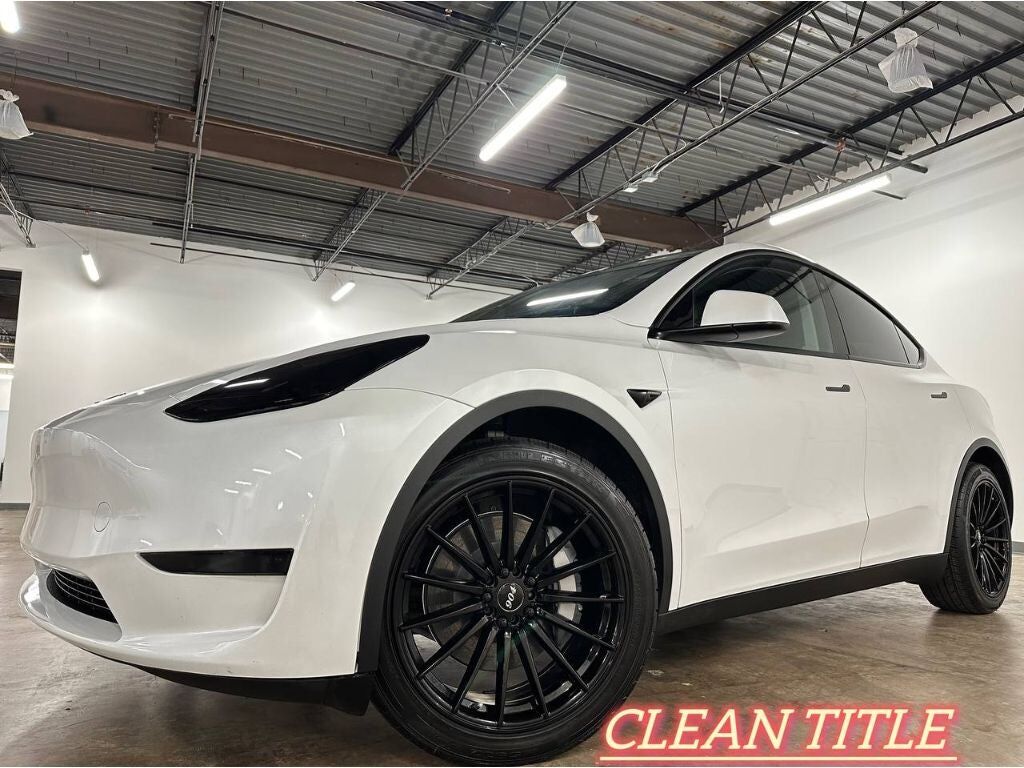 2023 TESLA Model Y