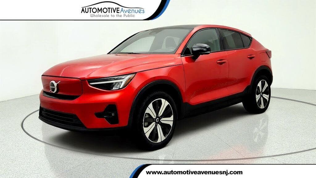 2023 VOLVO C40
