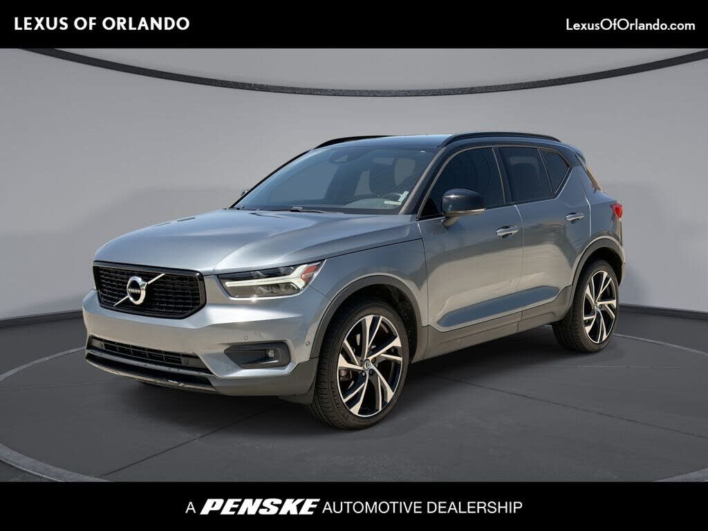 2019 VOLVO XC40