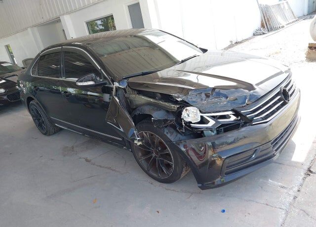 2016 VOLKSWAGEN Passat