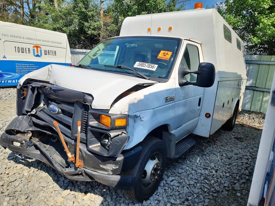 2010 FORD E-450