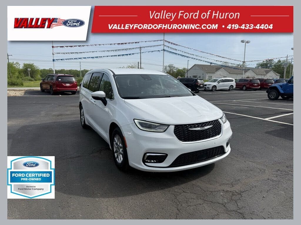 2023 CHRYSLER Pacifica