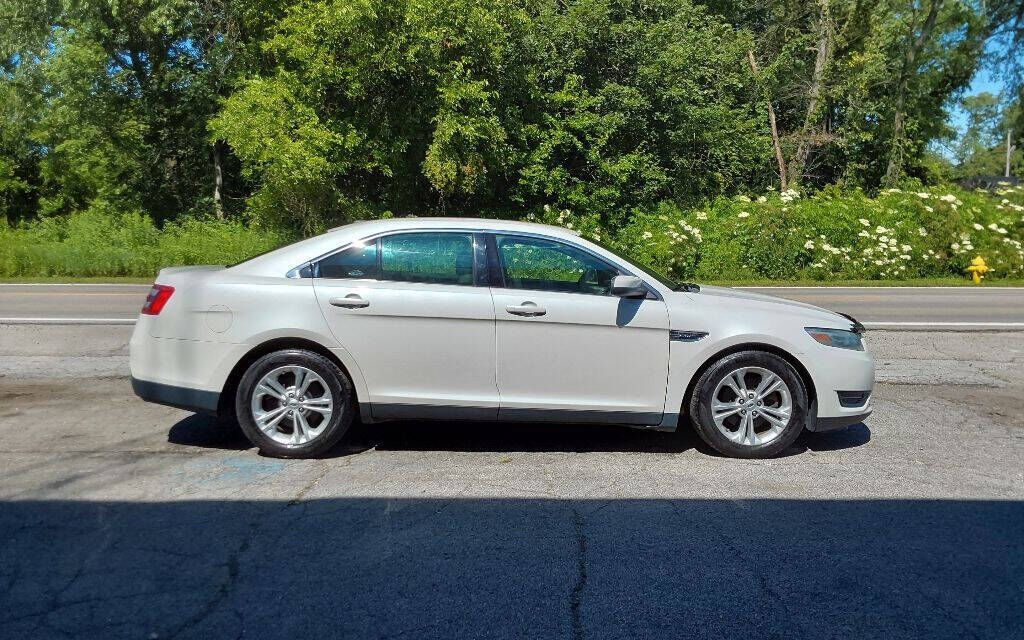 2014 FORD Taurus