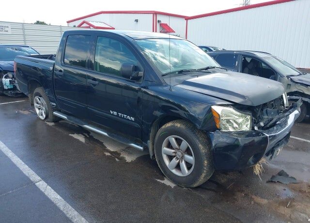 2012 NISSAN Titan