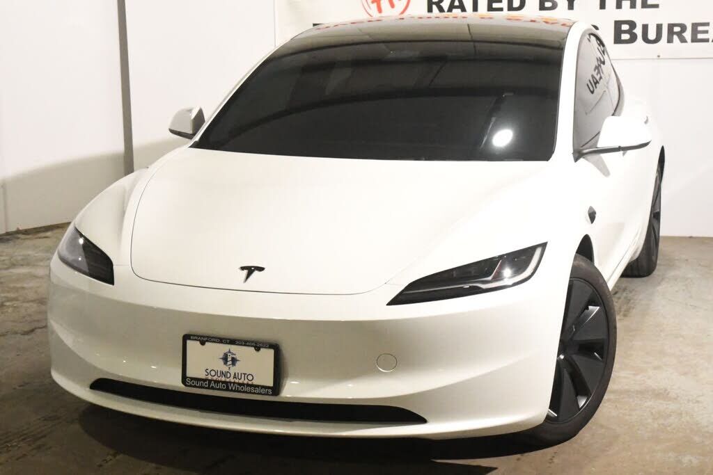 2025 TESLA Model 3