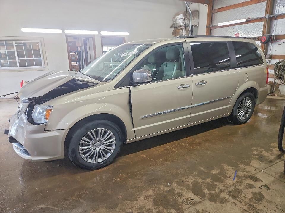 2014 CHRYSLER Town and Country