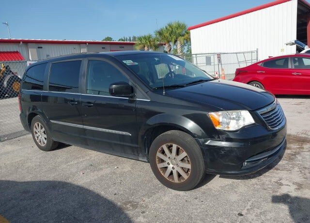 2015 CHRYSLER Town and Country