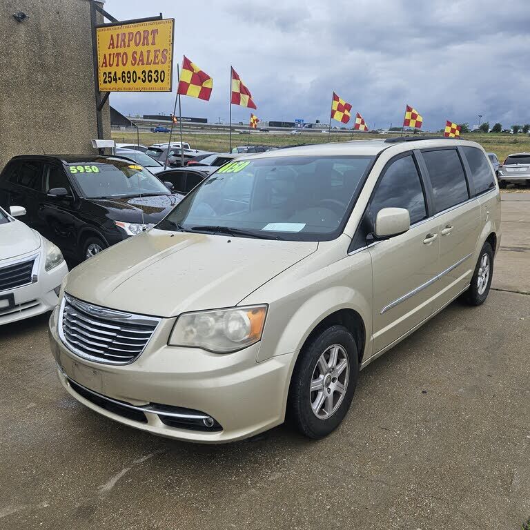 2012 CHRYSLER Town and Country