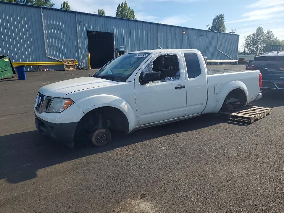 2015 NISSAN Frontier