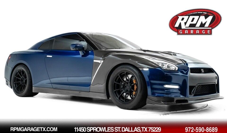 2015 NISSAN GT-R