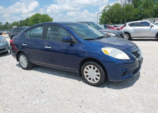 2012 NISSAN Versa