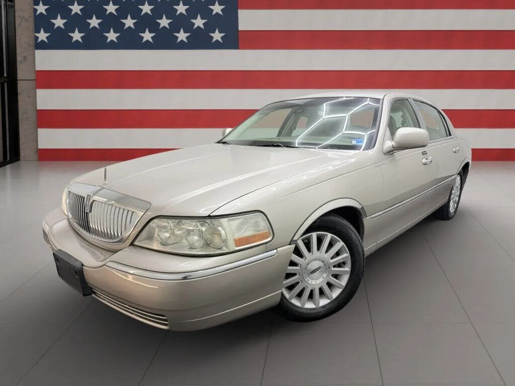 2003 LINCOLN Town Car