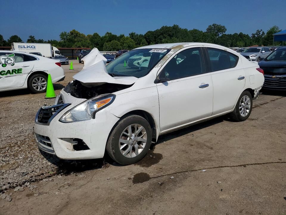 2018 NISSAN Versa