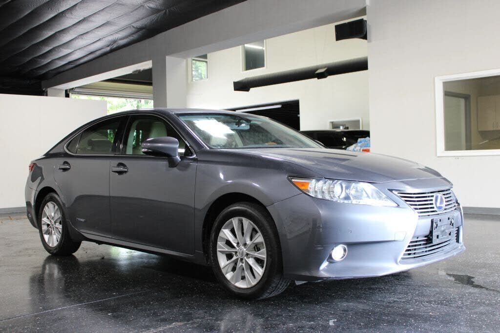 2013 LEXUS ES