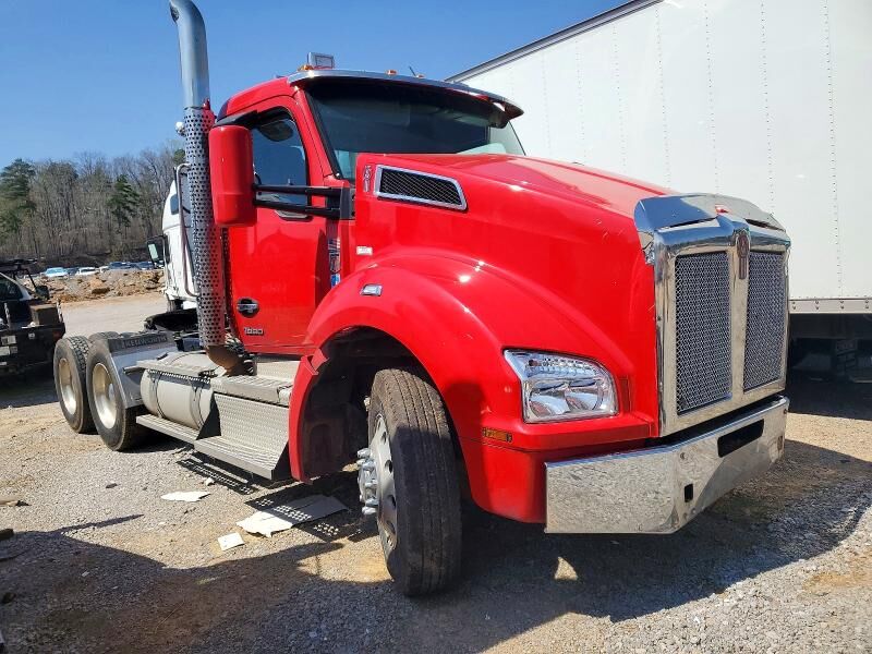2022 KENWORTH T880