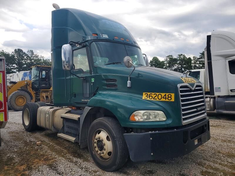 2017 MACK CXU