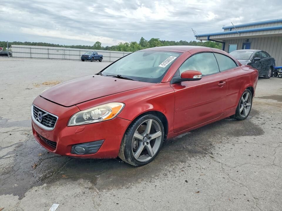 2011 VOLVO C70