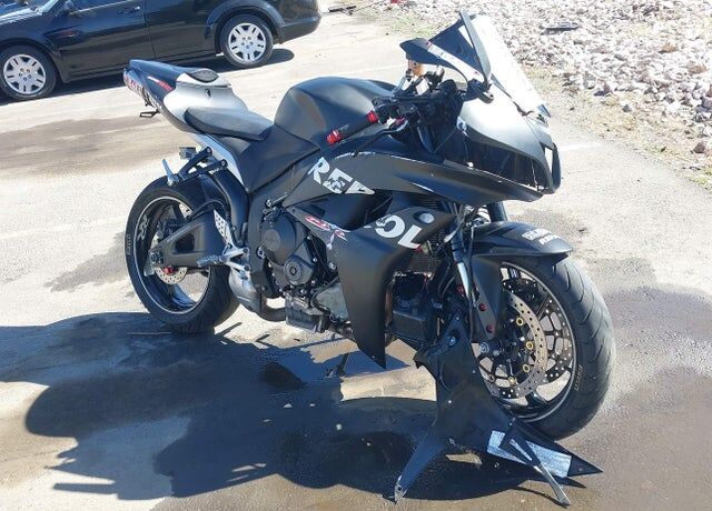 2009 HONDA CB