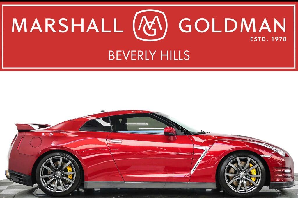 2015 NISSAN GT-R