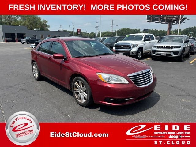 2013 CHRYSLER 200
