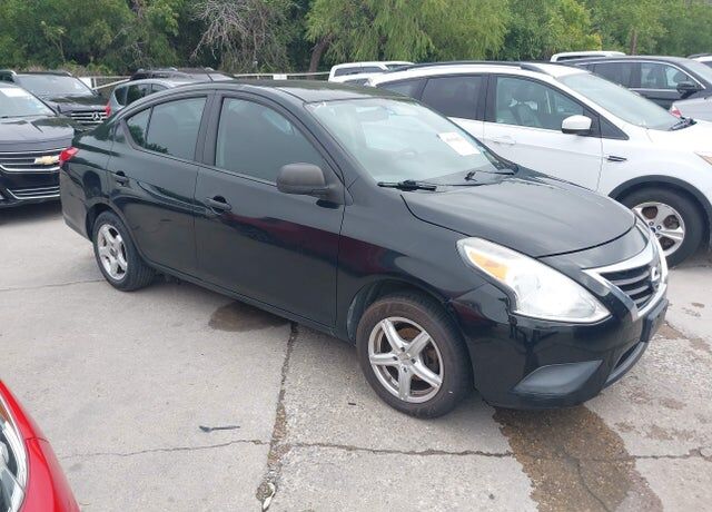 2015 NISSAN Versa