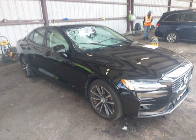 2021 VOLVO S60
