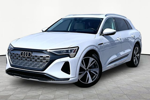 2024 AUDI Q8