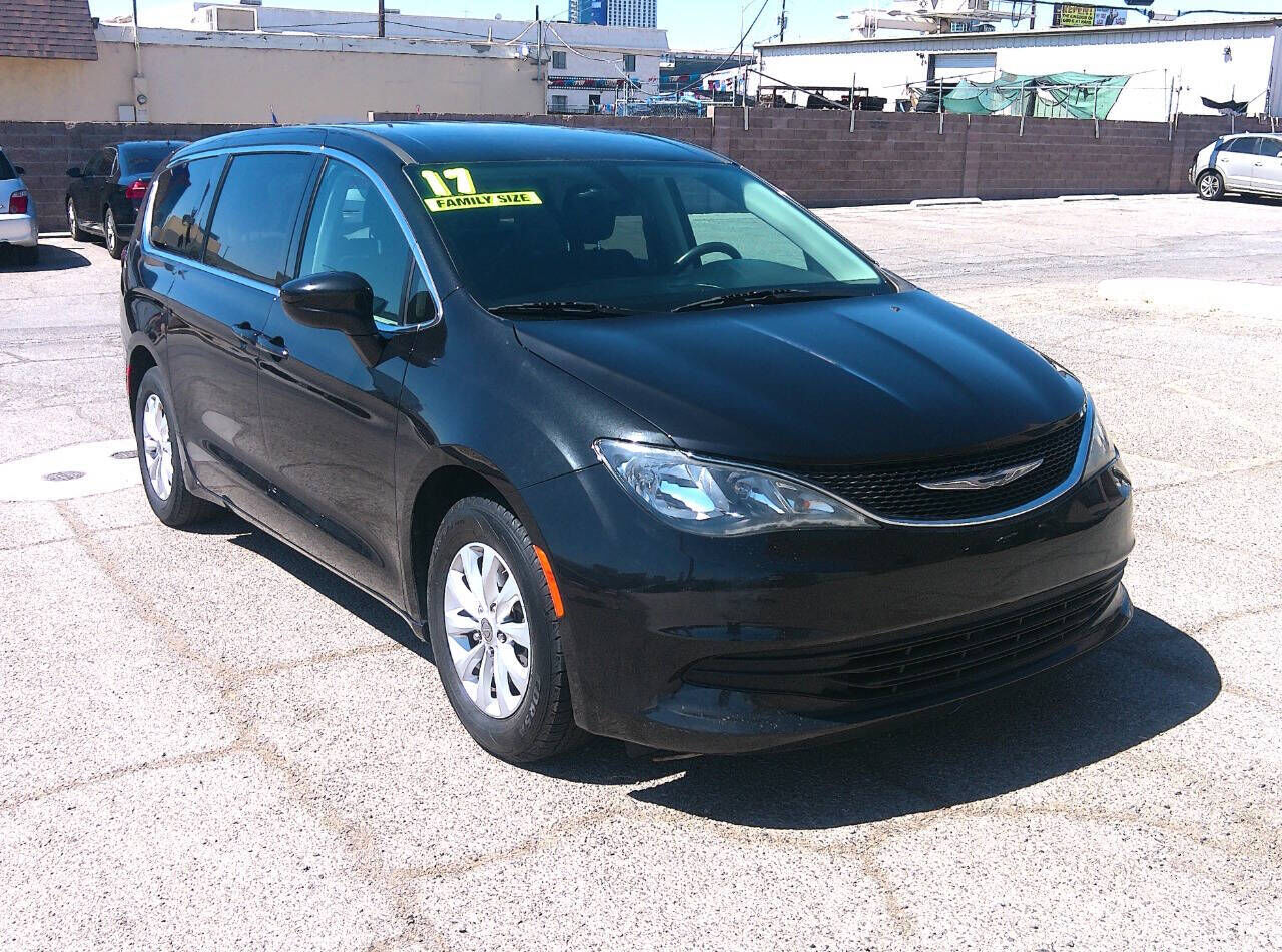 2017 CHRYSLER Pacifica