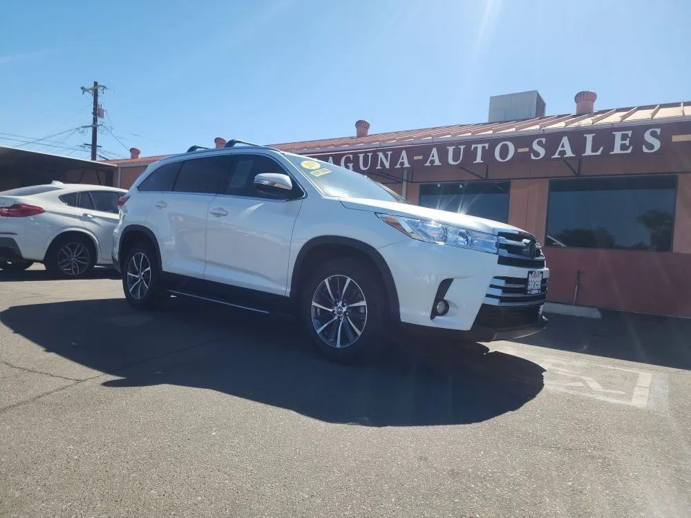 2019 TOYOTA Highlander