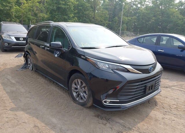 2024 TOYOTA Sienna