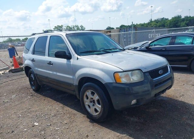 2004 FORD Escape