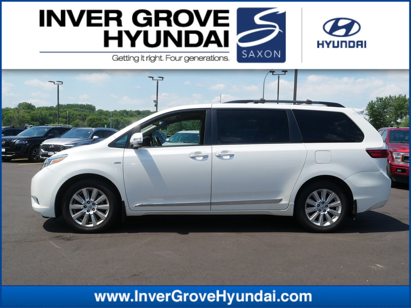 2017 TOYOTA Sienna