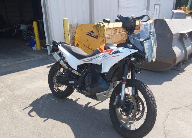 2024 KTM 790 Adventure
