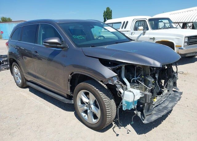 2018 TOYOTA Highlander