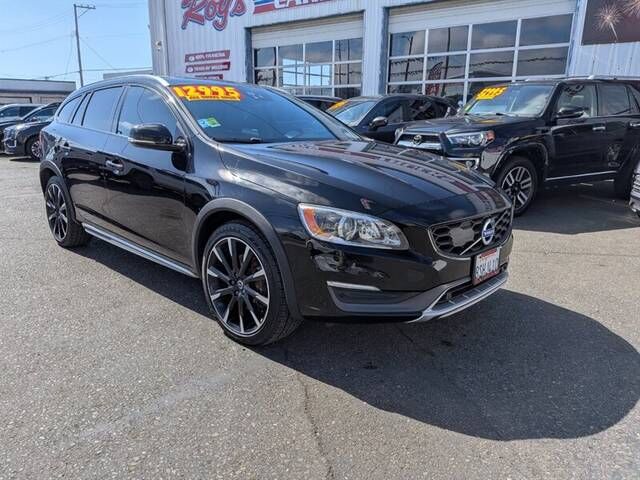 2016 VOLVO V60CC