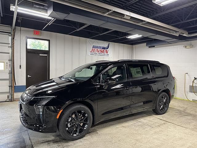 2027 CHRYSLER Pacifica