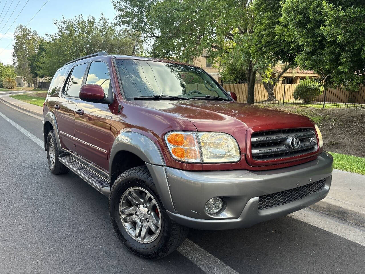 2004 TOYOTA Sequoia