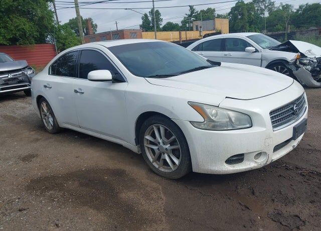 2011 NISSAN Maxima