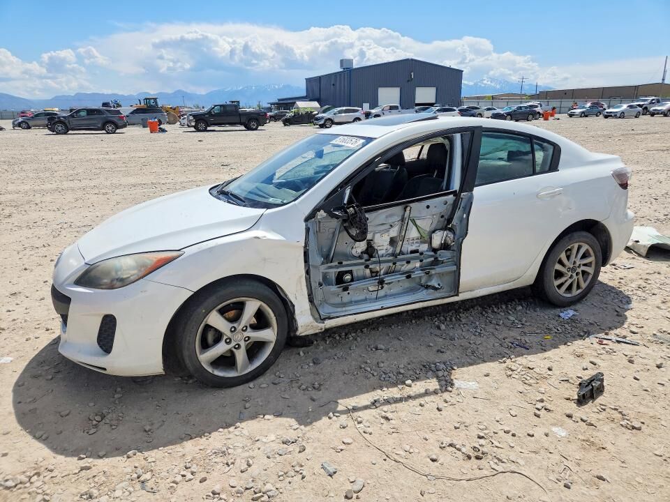 2013 MAZDA Mazda3